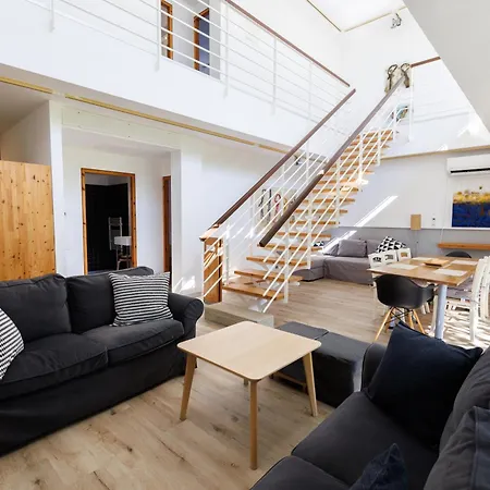 Apartman Art By Praxis *