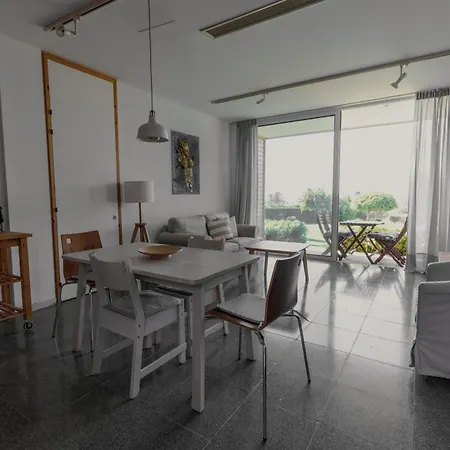 Art By Praxis Aktí Kiverníti