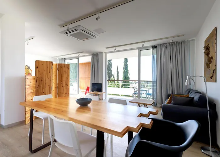 Art By Praxis * Governors Beach